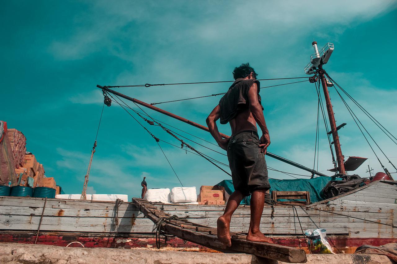 Akan Diberikan Mobil Dinas Baru, Aktivis GMNI Ubhara Jaya: Empati Ketua DPRD Kota Bekasi Dimana ?